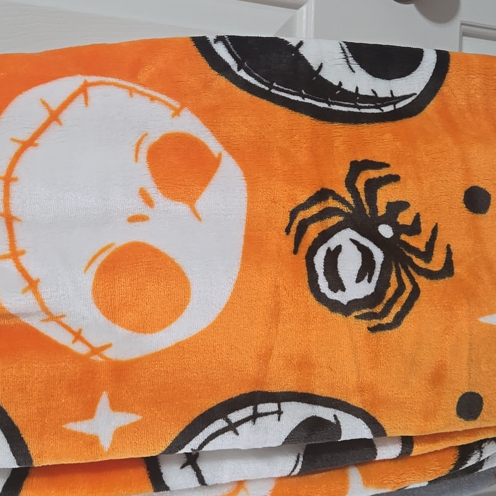 Disney 2 Pack Halloween Nightmare Before Christmas Throw Blankets 60x70" - Picture 5 of 5